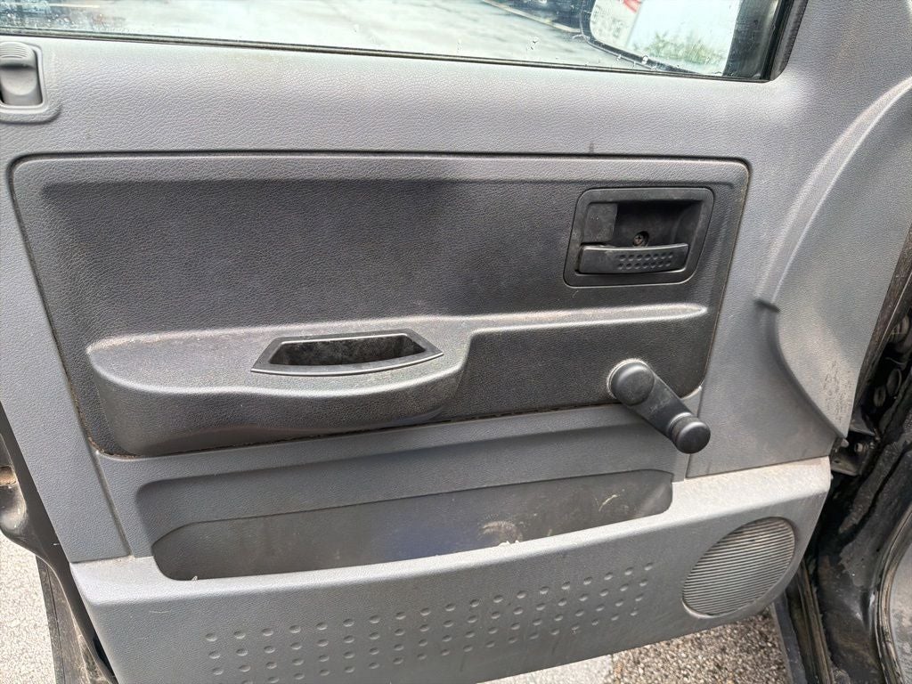 2007 Mitsubishi Raider LS