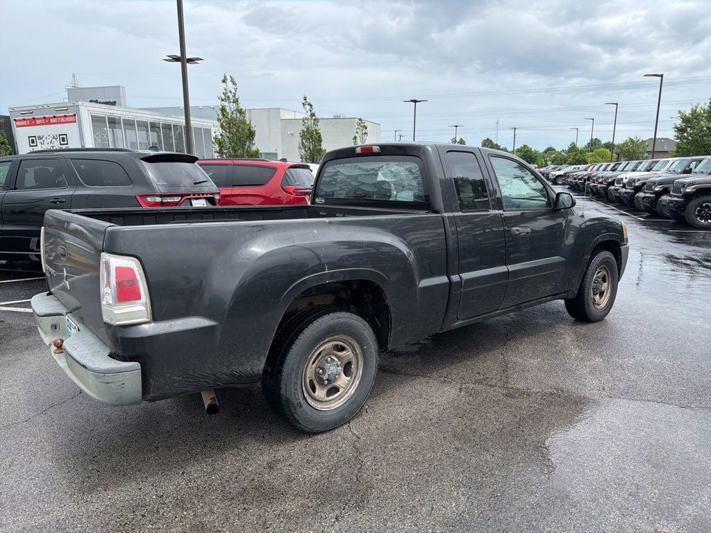 2007 Mitsubishi Raider LS