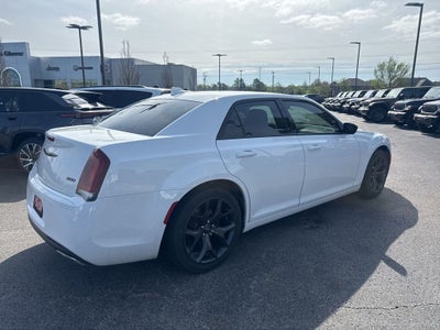 2021 Chrysler 300 Touring