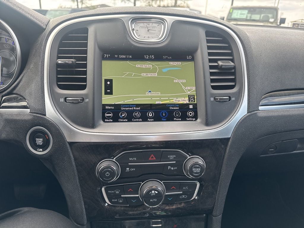 2021 Chrysler 300 Touring L