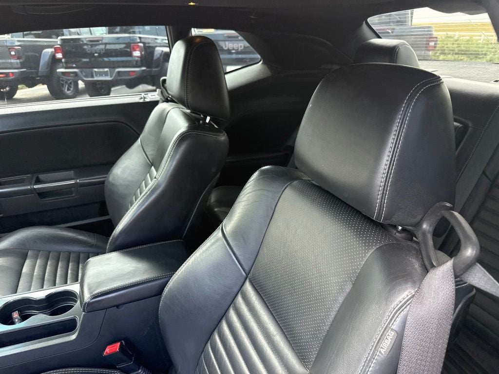 2013 Dodge Challenger SXT Plus