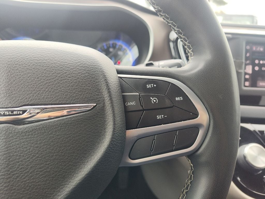 2022 Chrysler Voyager LX