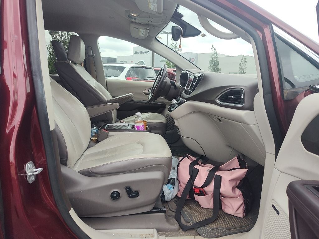 2017 Chrysler Pacifica Touring-L Plus