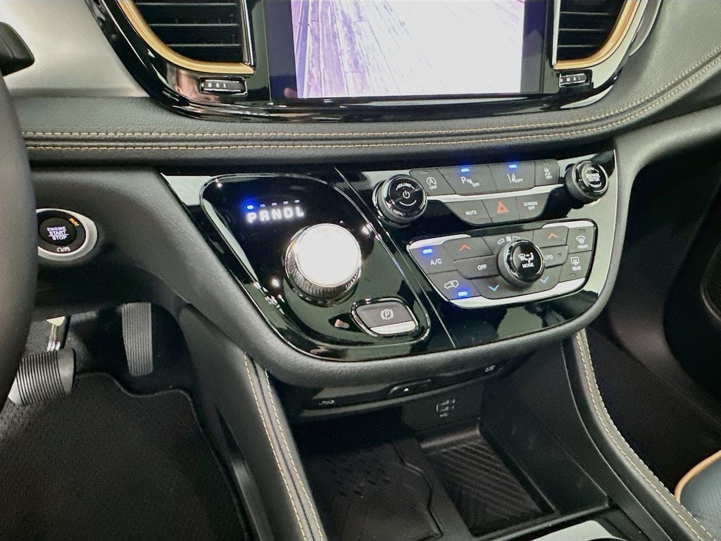 2027 Chrysler Pacifica PACIFICA PINNACLE