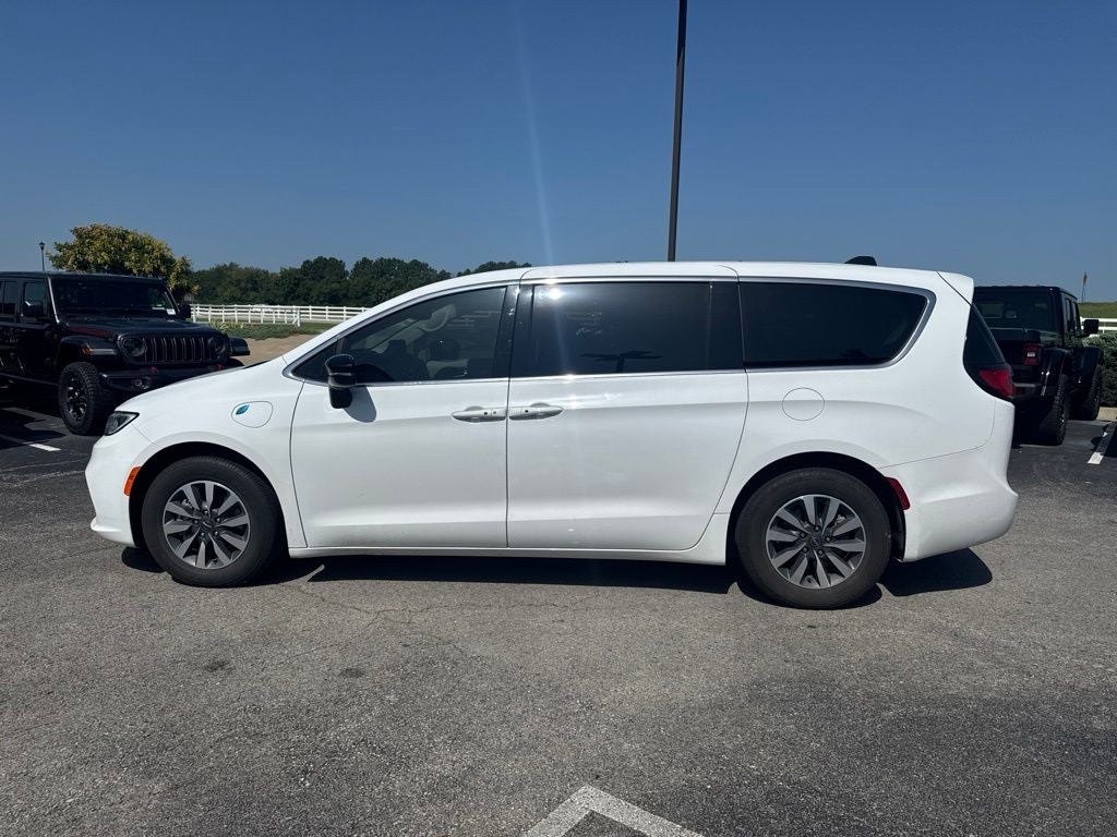 2024 Chrysler Pacifica Hybrid Select