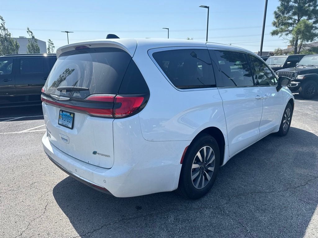 2024 Chrysler Pacifica Hybrid Select