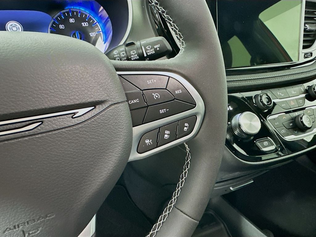 2027 Chrysler Pacifica PACIFICA SELECT AWD
