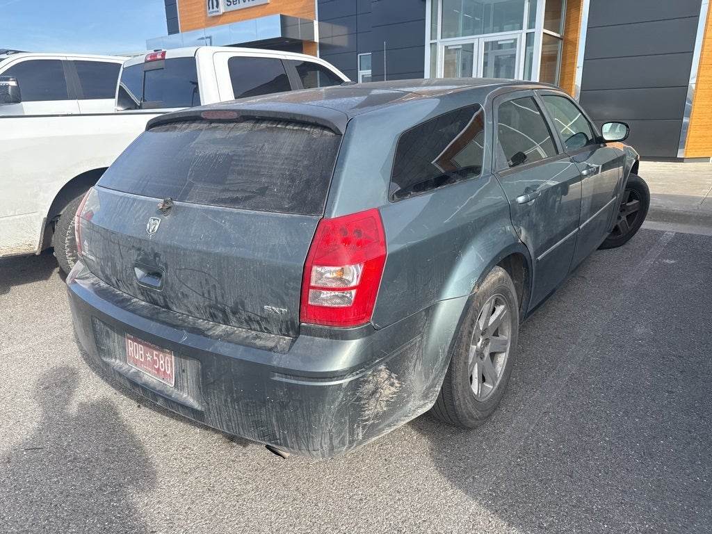 2006 Dodge Magnum Base