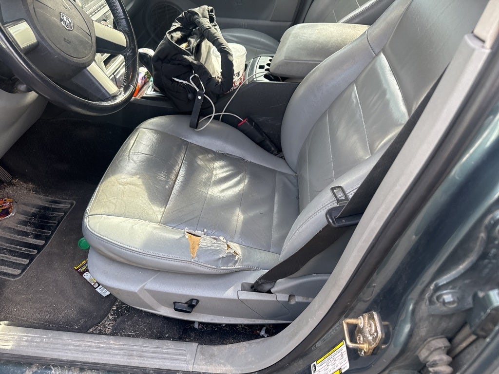 2006 Dodge Magnum Base