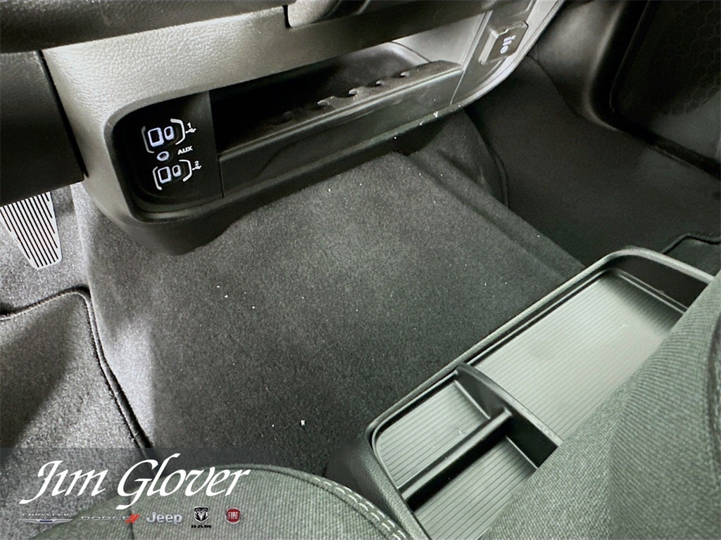 2026 RAM 2500 RAM 2500 TRADESMAN CREW CAB 4X4 6'4' BOX