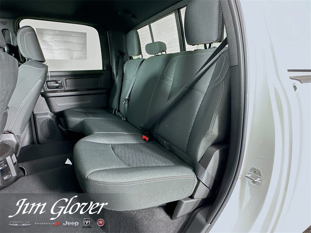 2026 RAM 2500 RAM 2500 BLACK EXPRESS CREW CAB 4X4 6'4' BOX