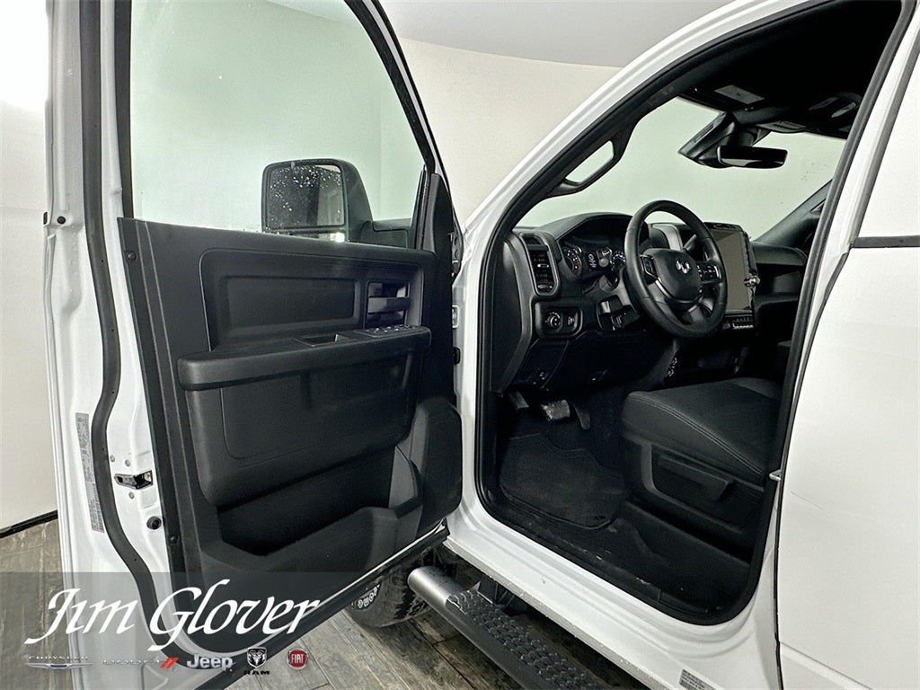 2026 RAM 2500 RAM 2500 BLACK EXPRESS CREW CAB 4X4 6'4' BOX