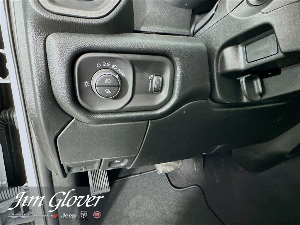 2026 RAM 2500 RAM 2500 BLACK EXPRESS CREW CAB 4X4 6'4' BOX