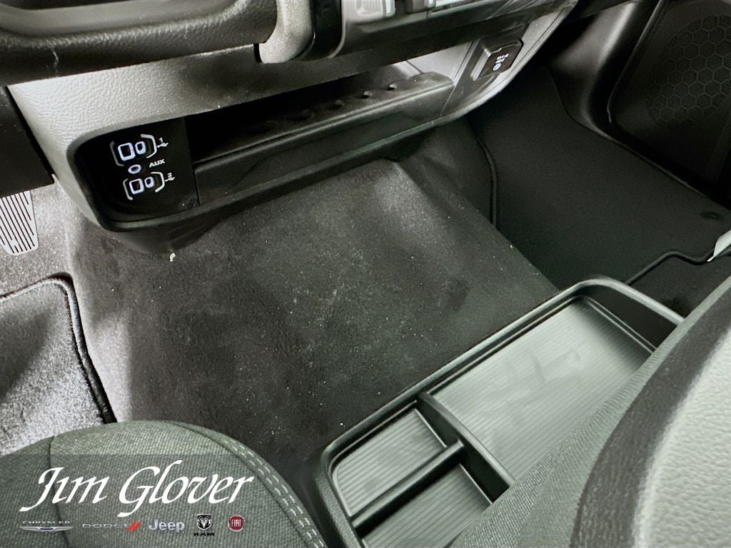 2026 RAM 2500 RAM 2500 BLACK EXPRESS CREW CAB 4X4 6'4' BOX