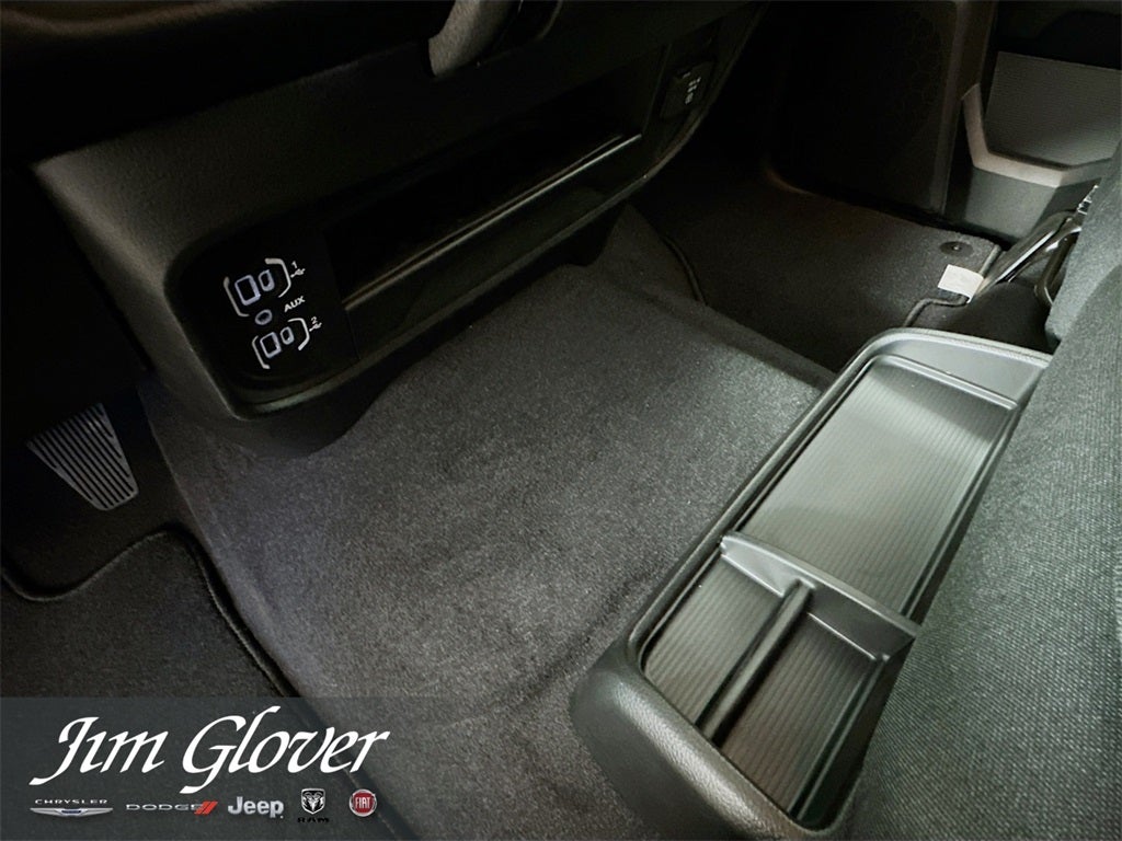 2026 RAM 3500 RAM 3500 TRADESMAN CREW CAB 4X4 8' BOX