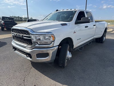 2022 RAM 3500 Tradesman Crew Cab 4x4 8' Box
