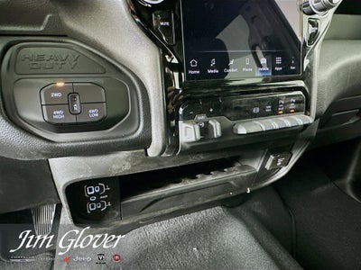 2026 RAM 3500 RAM 3500 TRADESMAN CREW CAB 4X4 8' BOX