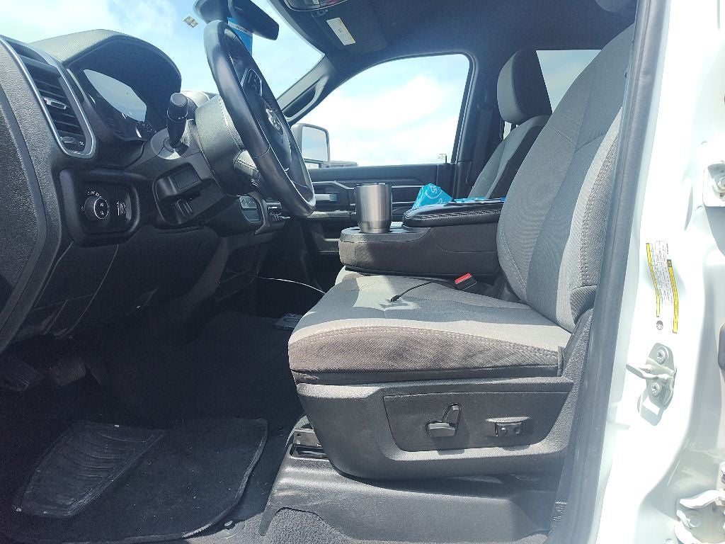 2024 RAM 3500 Big Horn Crew Cab 4x4 8' Box