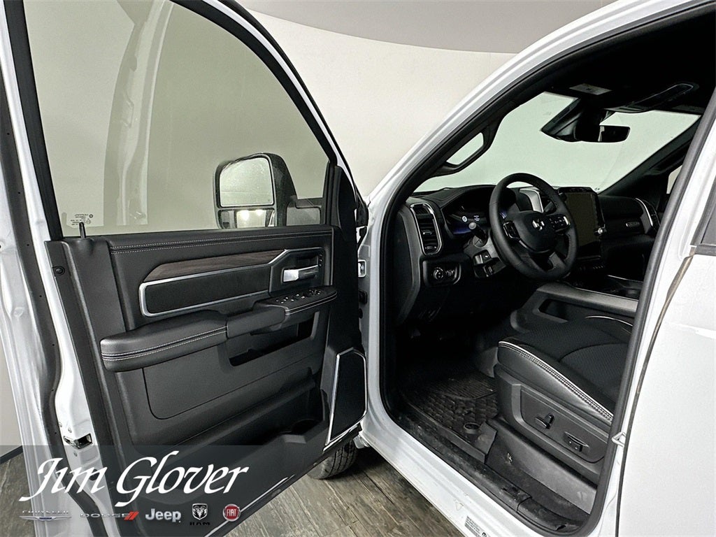 2026 RAM 3500 RAM 3500 LARAMIE CREW CAB 4X4 8' BOX