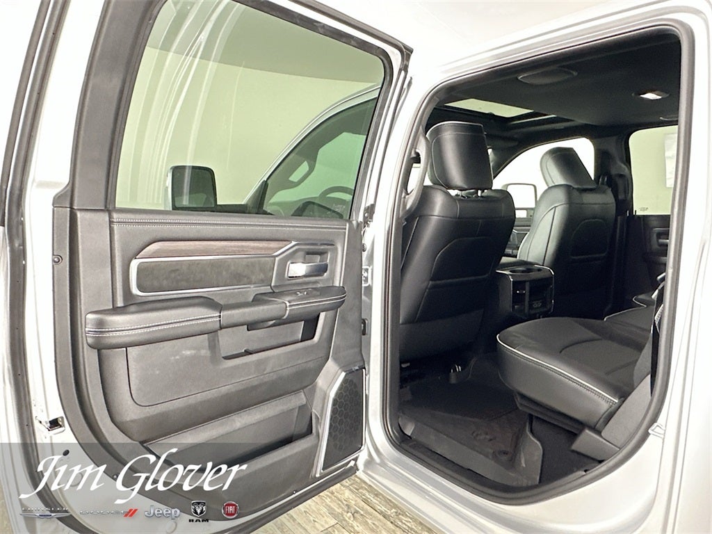 2026 RAM 3500 RAM 3500 LARAMIE CREW CAB 4X4 8' BOX