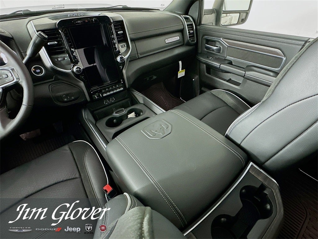 2026 RAM 3500 RAM 3500 LARAMIE CREW CAB 4X4 8' BOX