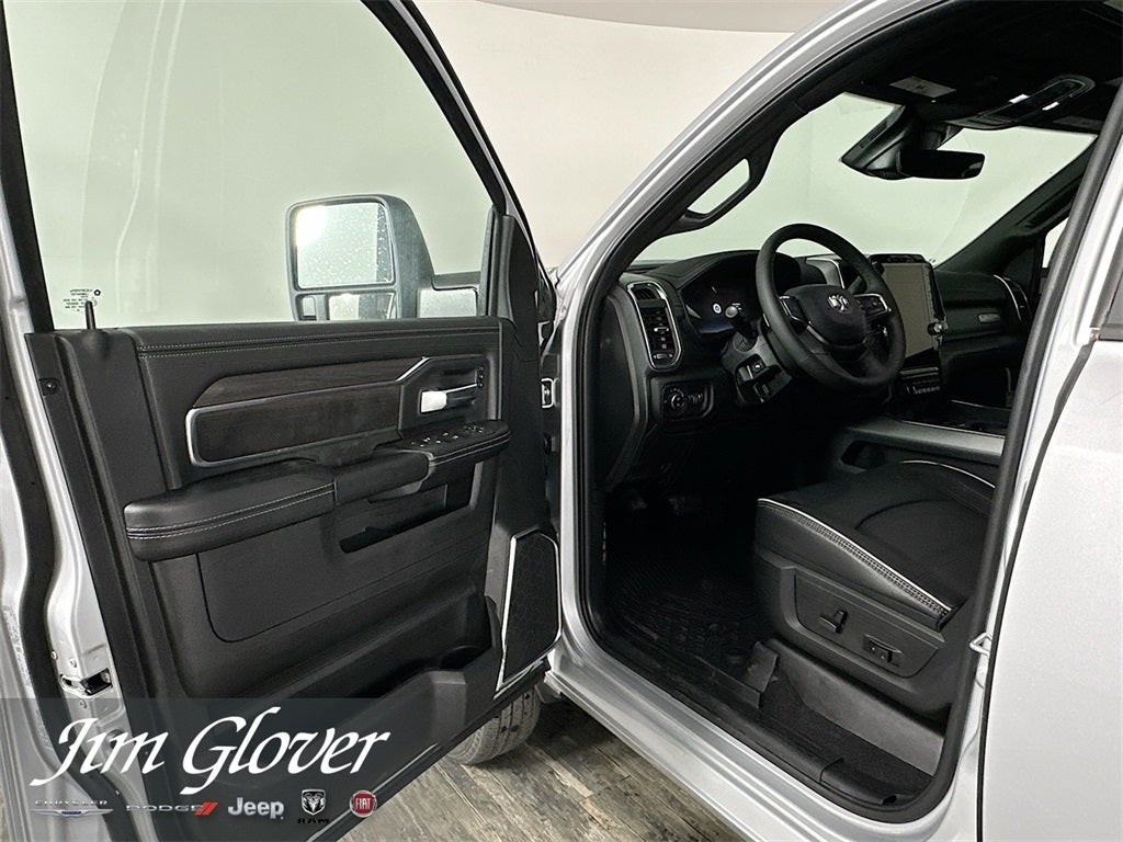 2026 RAM 3500 RAM 3500 LARAMIE CREW CAB 4X4 8' BOX