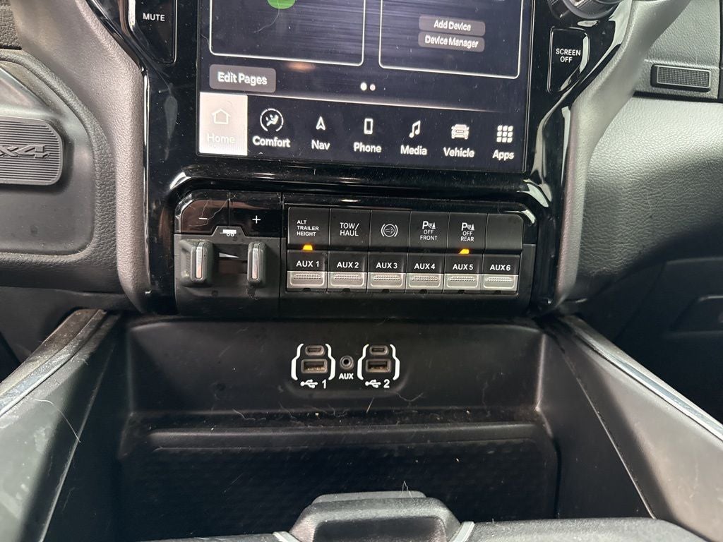 2022 RAM 3500 Laramie Crew Cab 4x4 8' Box