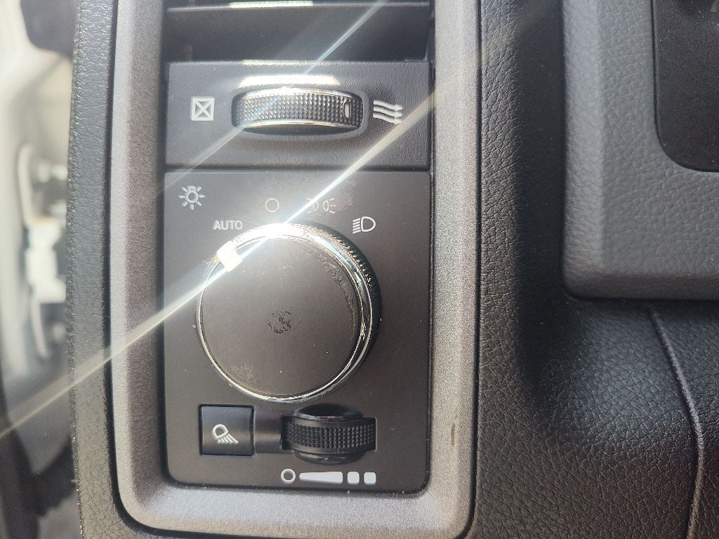 2019 RAM 1500 Classic Tradesman Regular Cab 4x2 6'4' Box