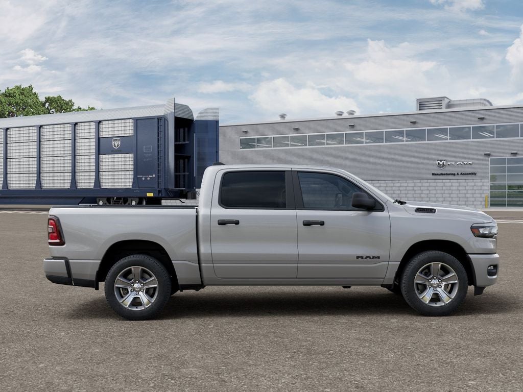 2026 RAM 1500 RAM 1500 EXPRESS CREW CAB 4X4 5'7' BOX