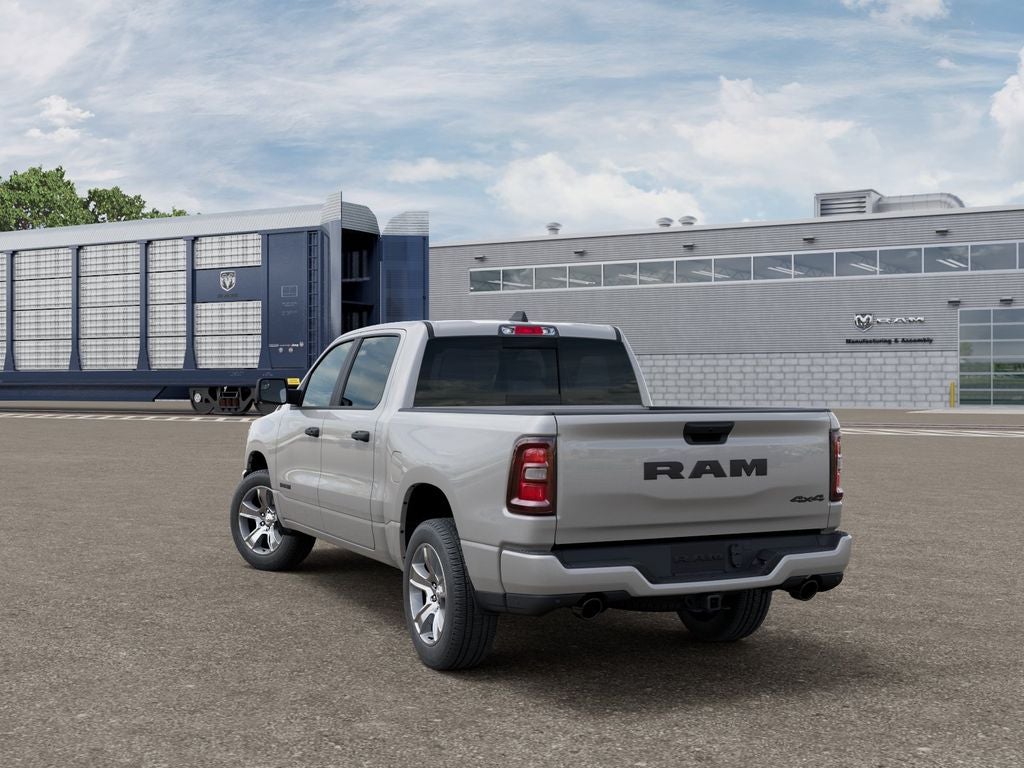 2026 RAM 1500 RAM 1500 EXPRESS CREW CAB 4X4 5'7' BOX