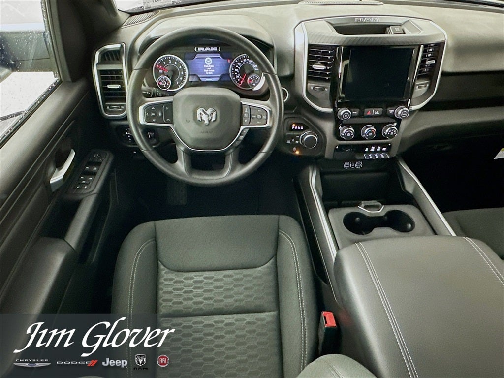 2026 RAM 1500 RAM 1500 EXPRESS CREW CAB 4X4 5'7' BOX