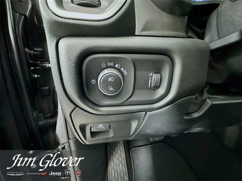 2026 RAM 1500 RAM 1500 EXPRESS CREW CAB 4X4 5'7' BOX