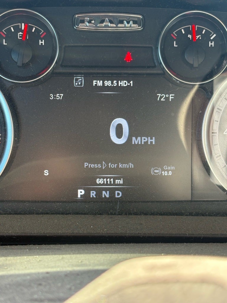 2018 RAM 2500 Laramie Crew Cab 4x4 6'4' Box