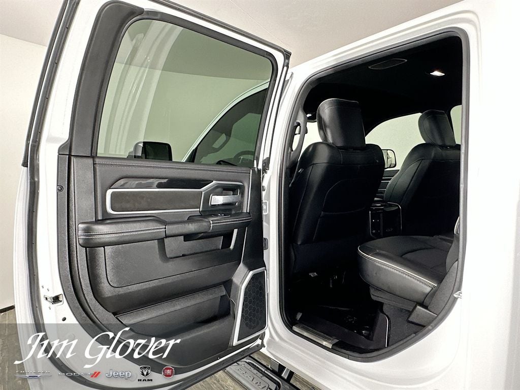 2020 RAM 2500 Laramie Crew Cab 4x4 6'4' Box