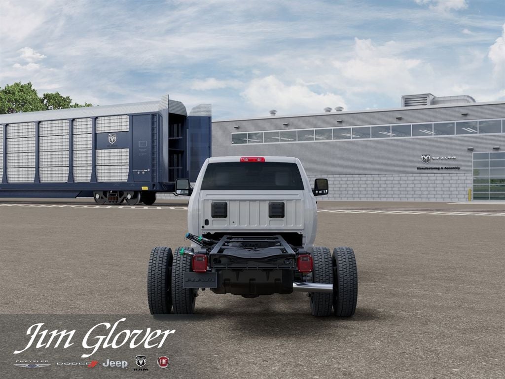 2026 RAM 5500HD RAM 5500 TRADESMAN CHASSIS REGULAR CAB 4X4 84' CA