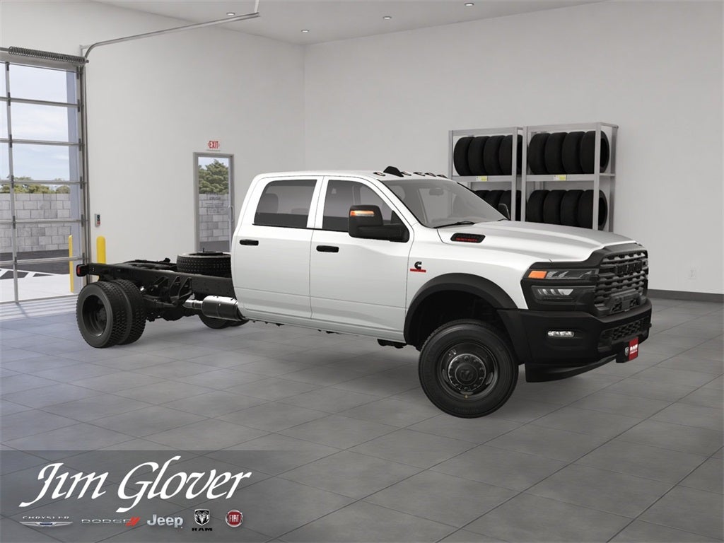 2025 RAM 5500HD RAM 5500 TRADESMAN CHASSIS CREW CAB 4X4 84' CA