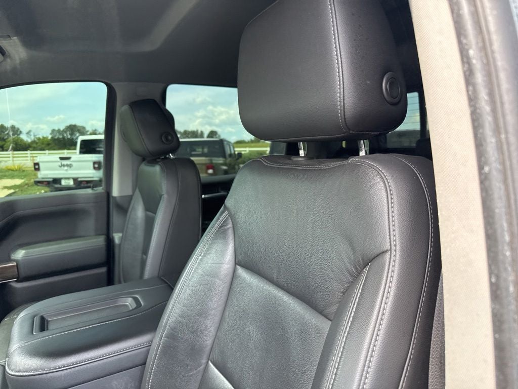 2020 Chevrolet Silverado 1500 4WD Crew Cab Short Bed RST