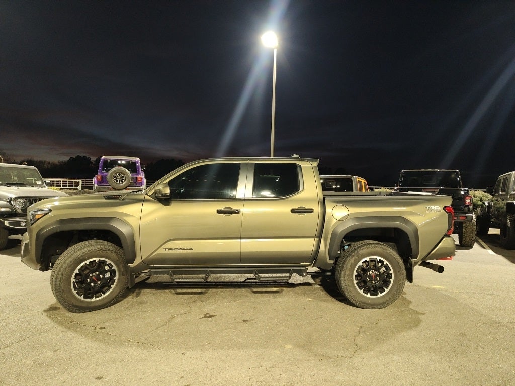 2024 Toyota Tacoma Hybrid TRD Sport 4WD