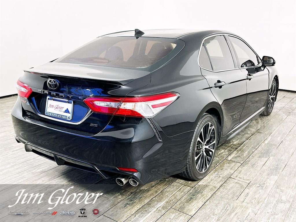 2020 Toyota Camry SE