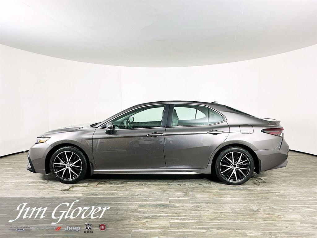 2024 Toyota Camry Hybrid SE