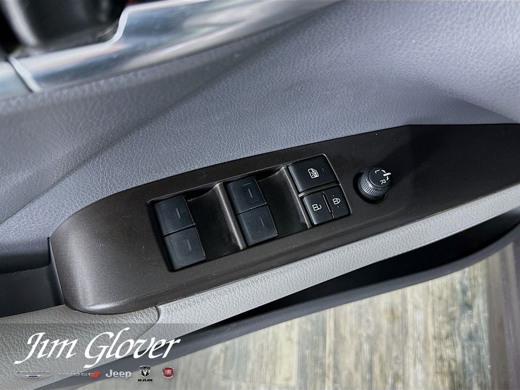 2024 Toyota Camry Hybrid SE