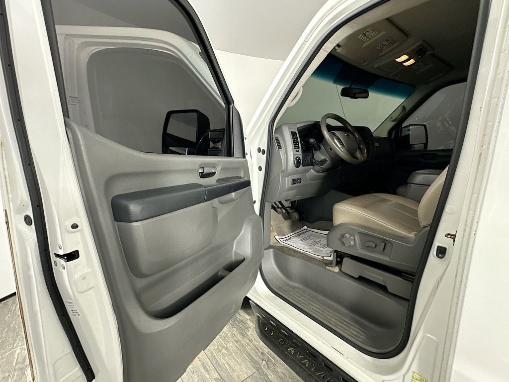2016 Nissan NV Passenger SL V8