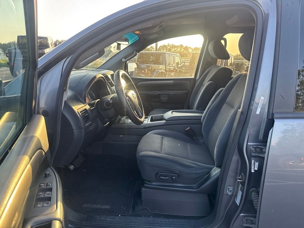 2013 Nissan Armada SV