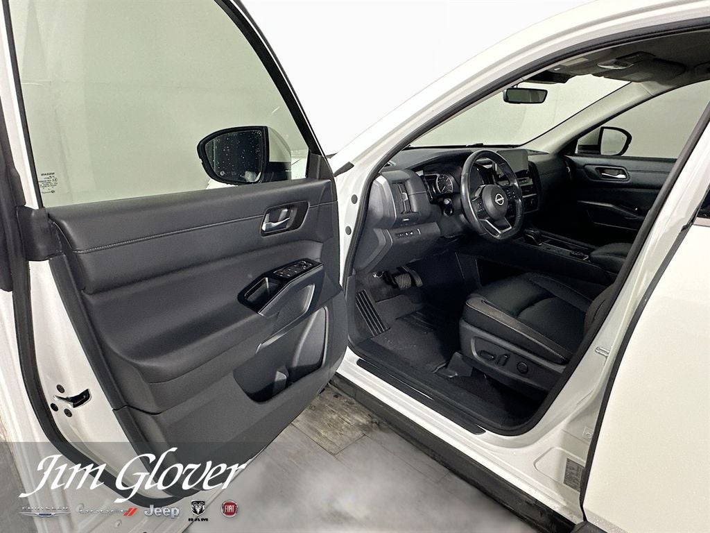 2024 Nissan Pathfinder SL 4WD