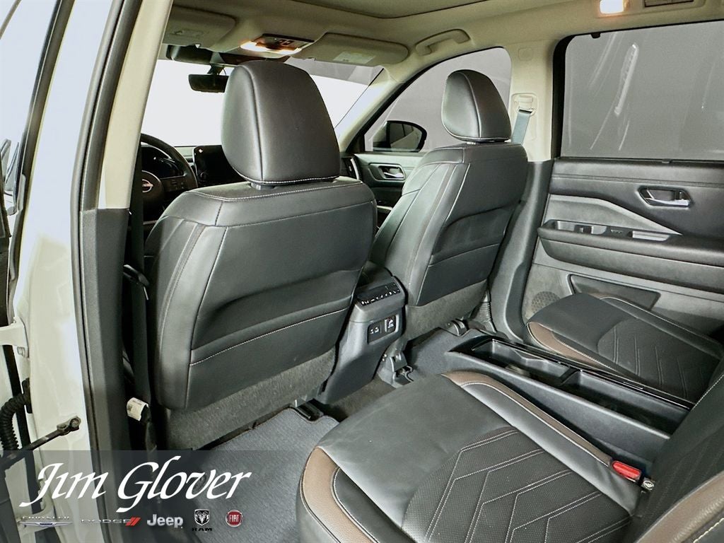2024 Nissan Pathfinder Platinum FWD