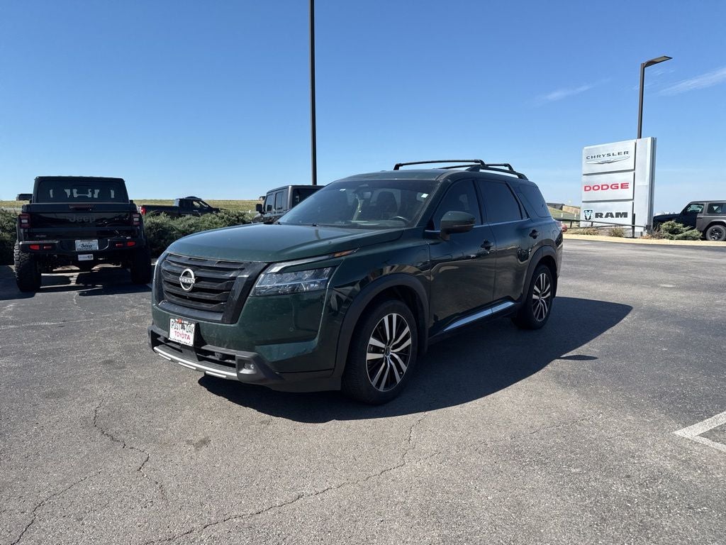 2023 Nissan Pathfinder Platinum FWD