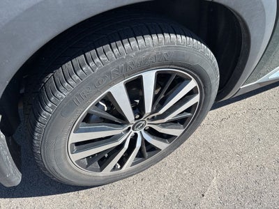 2023 Nissan Pathfinder Platinum FWD