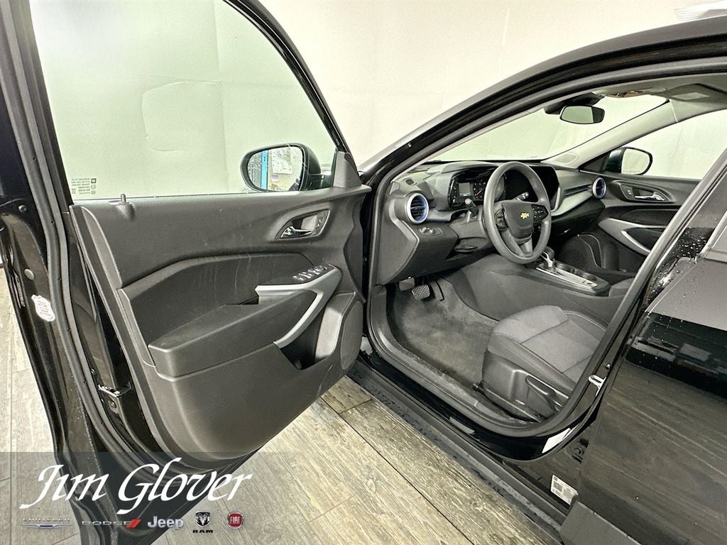 2025 Chevrolet Trax FWD LS