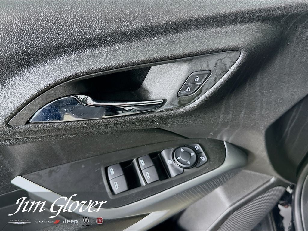 2025 Chevrolet Trax FWD LS