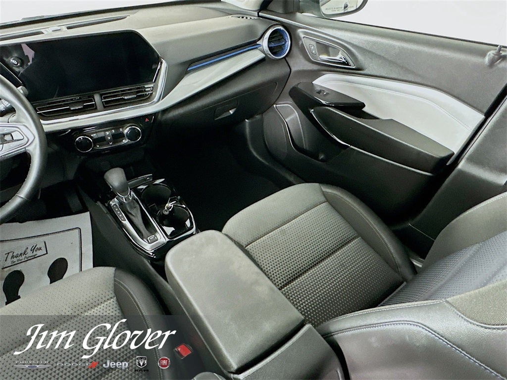 2025 Chevrolet Trax FWD LT